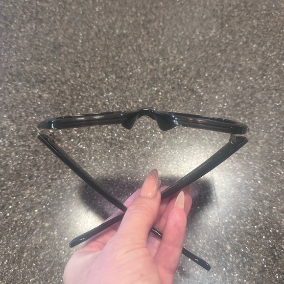 QUAY After Hours Bevel Polarized Crystal Black Smoke Sunglasses With Case - Picture 6 of 7